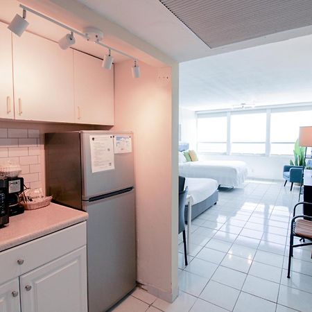 Castle 1733 Ocean View Studio With Direct Beach Access, Pool, Tennis & Free Parking マイアミビーチ エクステリア 写真