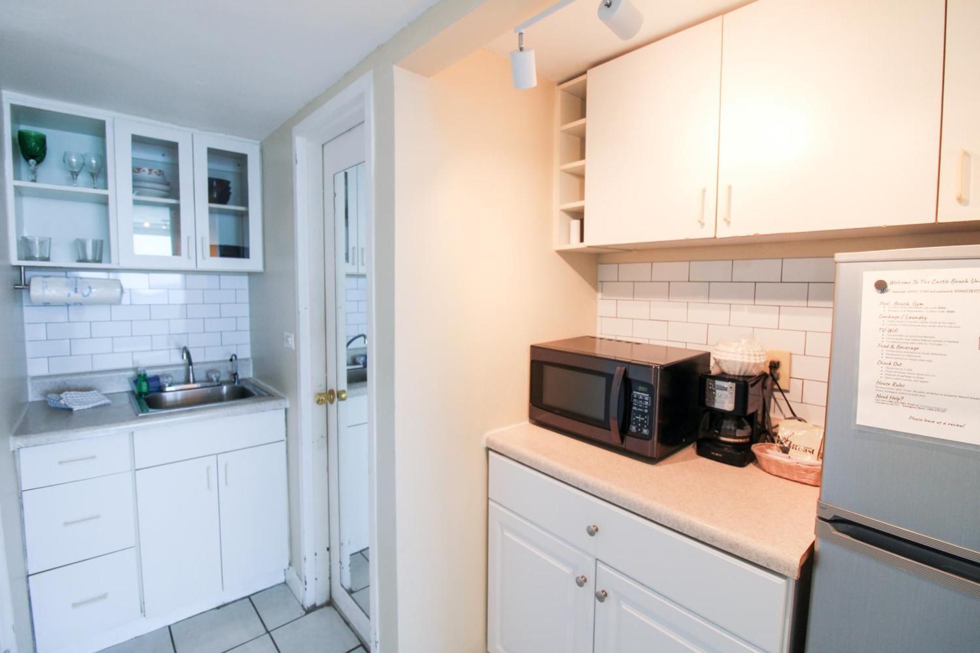 Castle 1733 Ocean View Studio With Direct Beach Access, Pool, Tennis & Free Parking マイアミビーチ エクステリア 写真