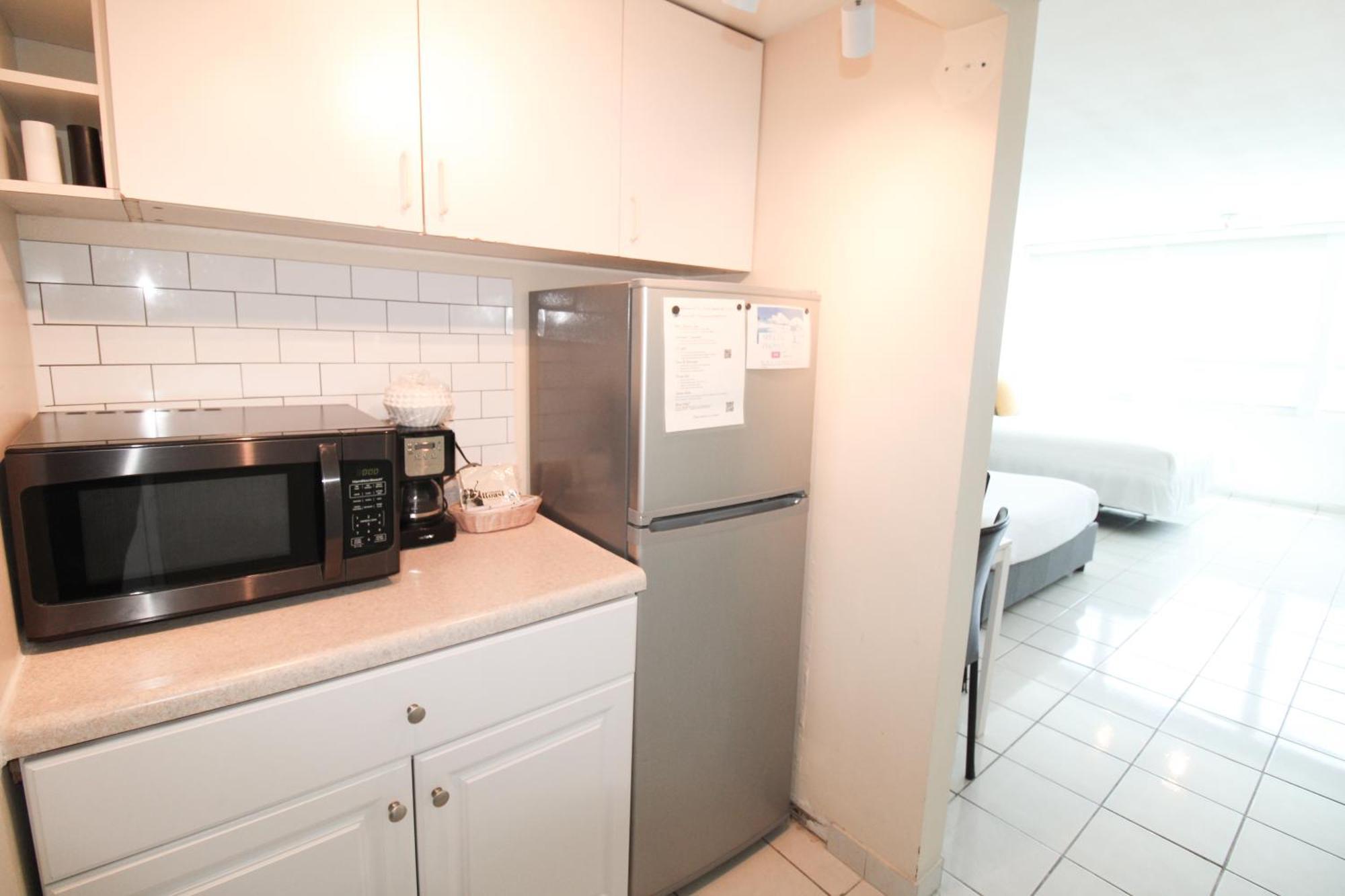 Castle 1733 Ocean View Studio With Direct Beach Access, Pool, Tennis & Free Parking マイアミビーチ エクステリア 写真