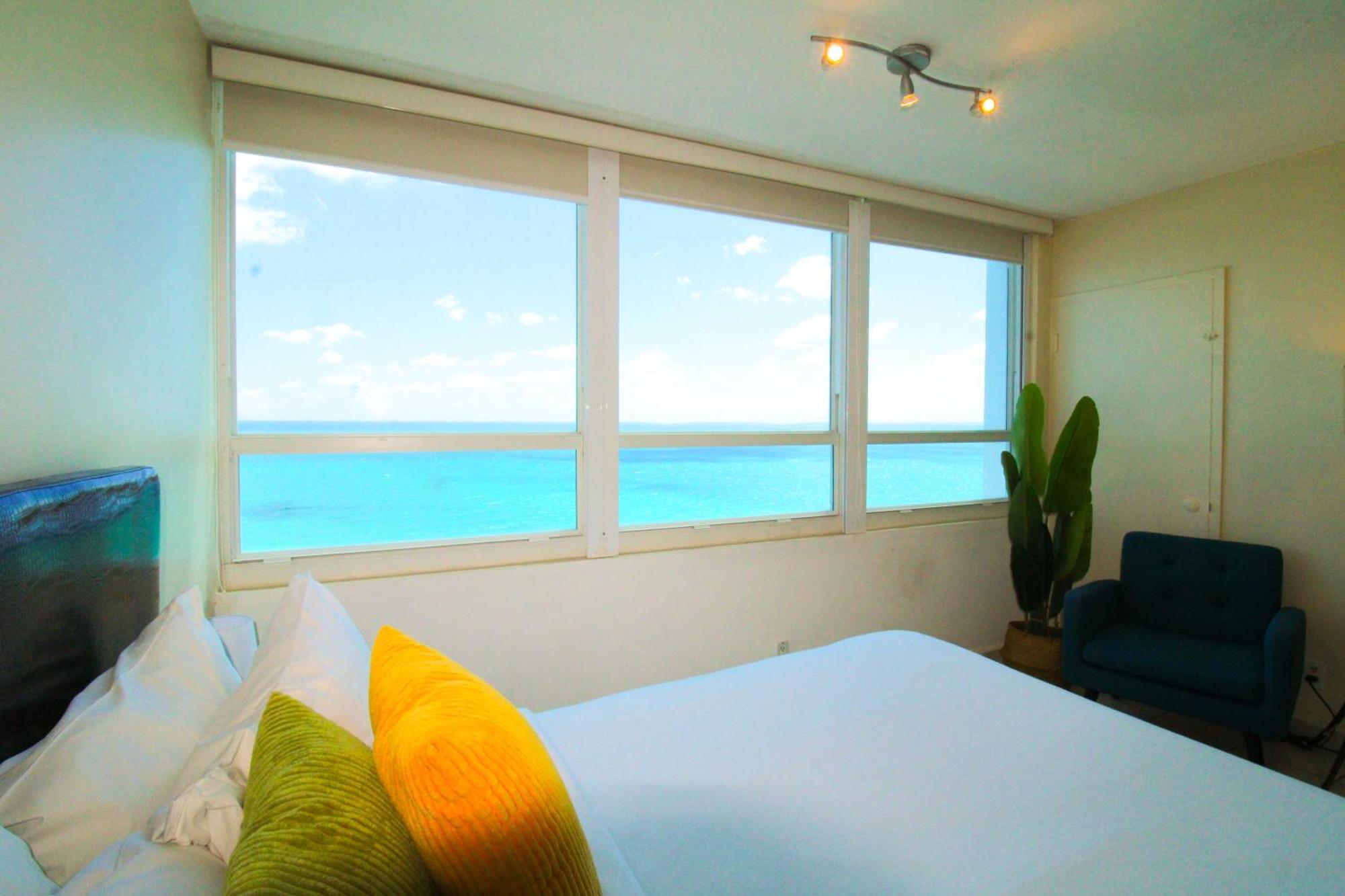 Castle 1733 Ocean View Studio With Direct Beach Access, Pool, Tennis & Free Parking マイアミビーチ エクステリア 写真